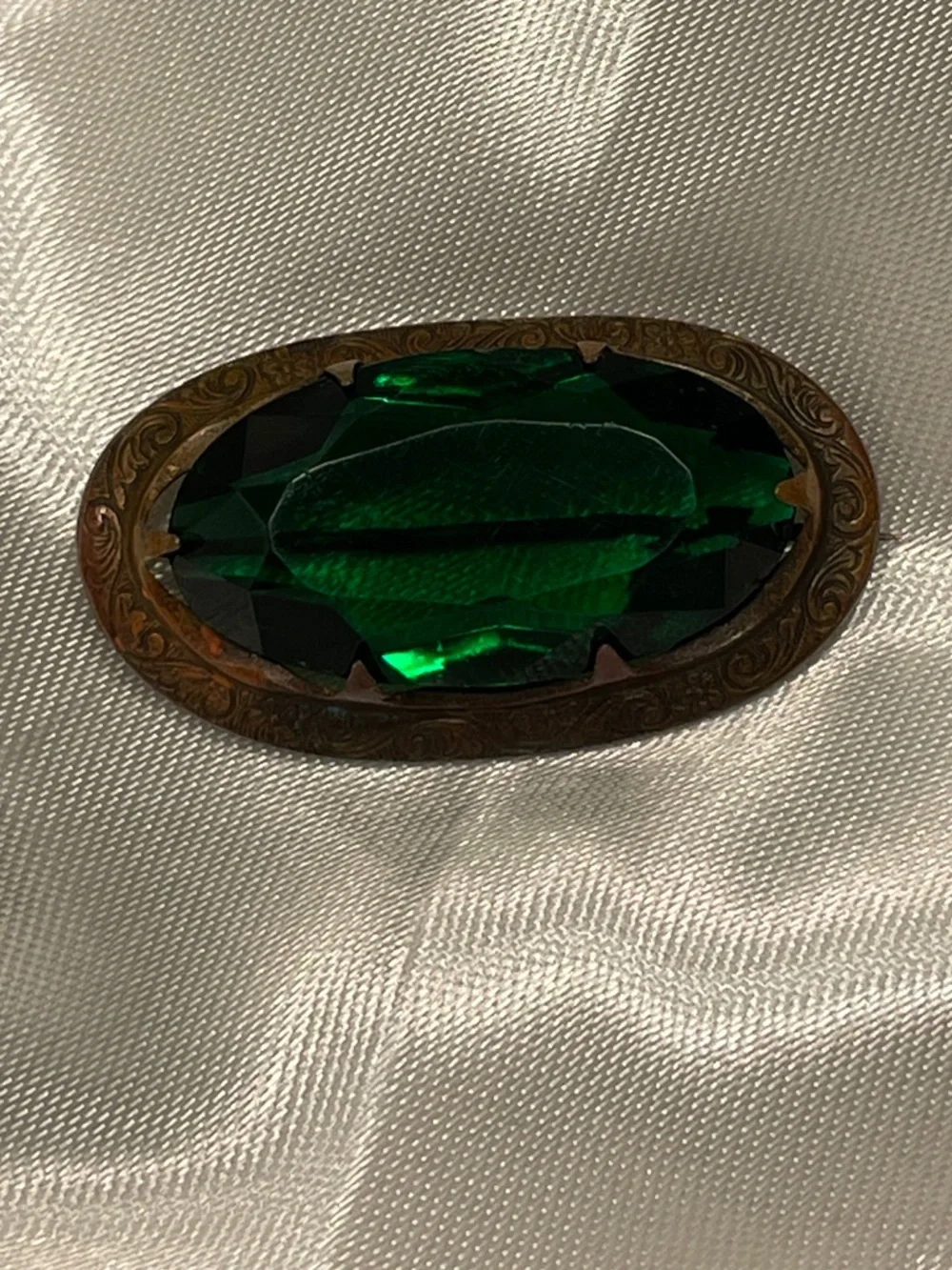 Vintage Art Deco Emerald Green Glass Brooch | Czech Bohemian Statement Pin 🍃 - Picture 3 of 6